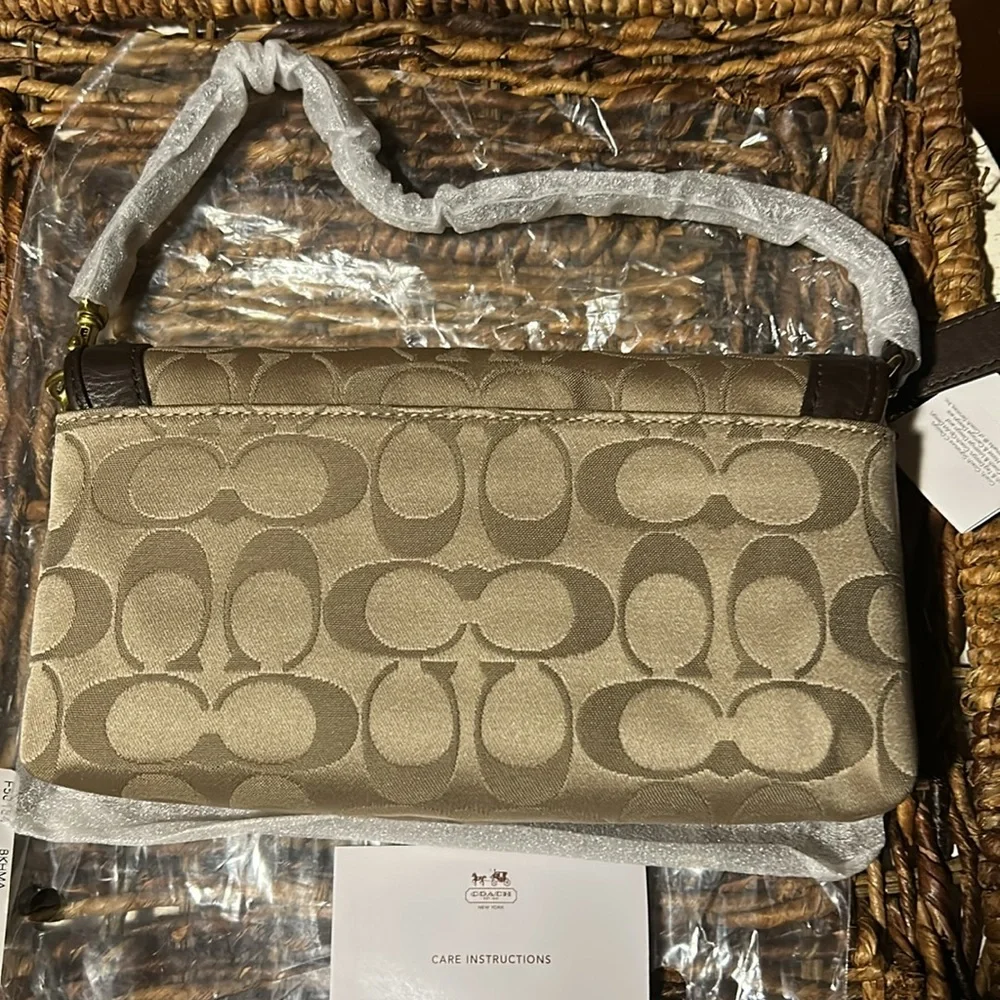 Coach Brown and Tan Monogram Large Wristlet BNWT - Picture 4 of 9